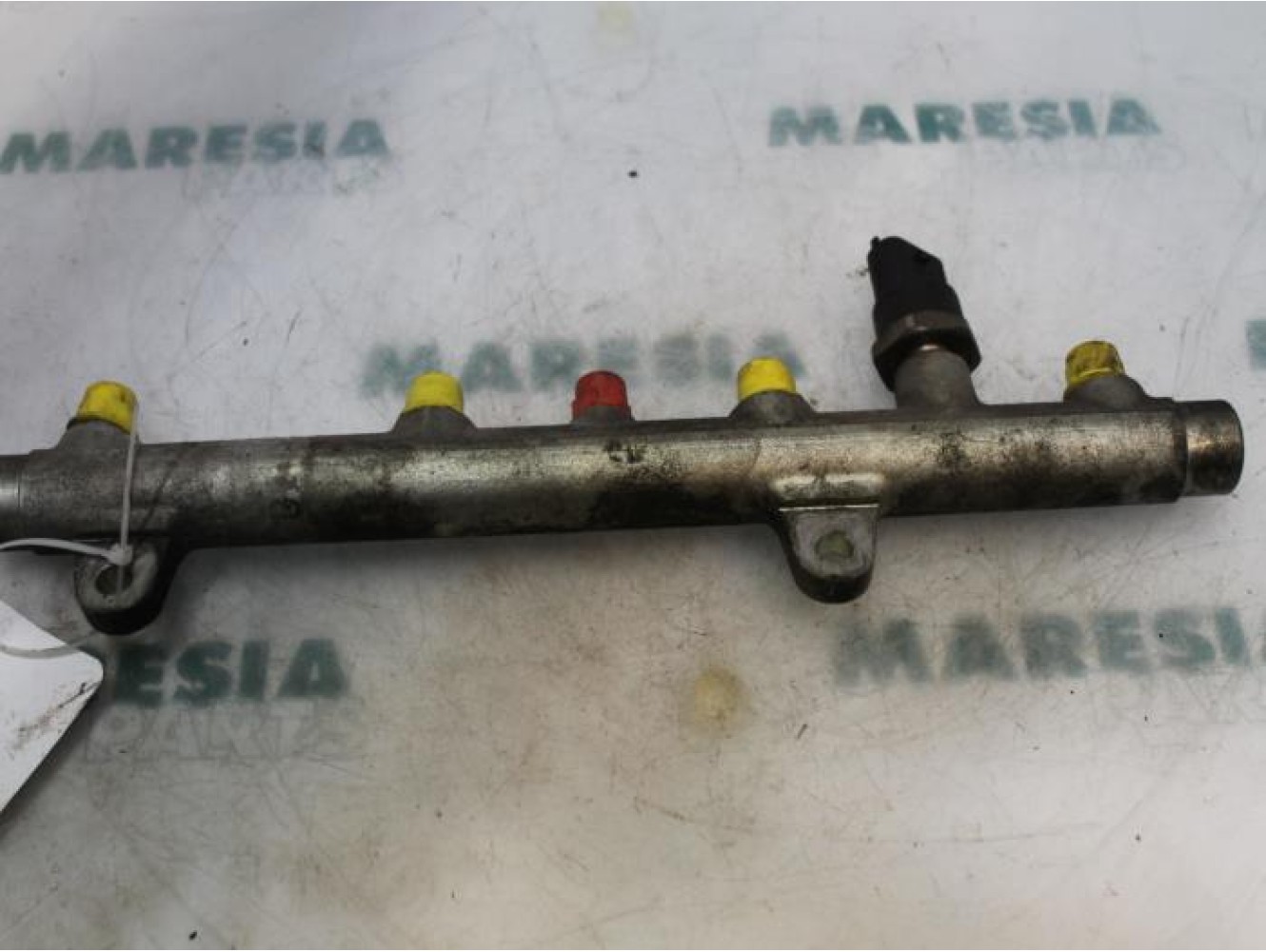 Renault - Megane Scenic - Fuel injector nozzle