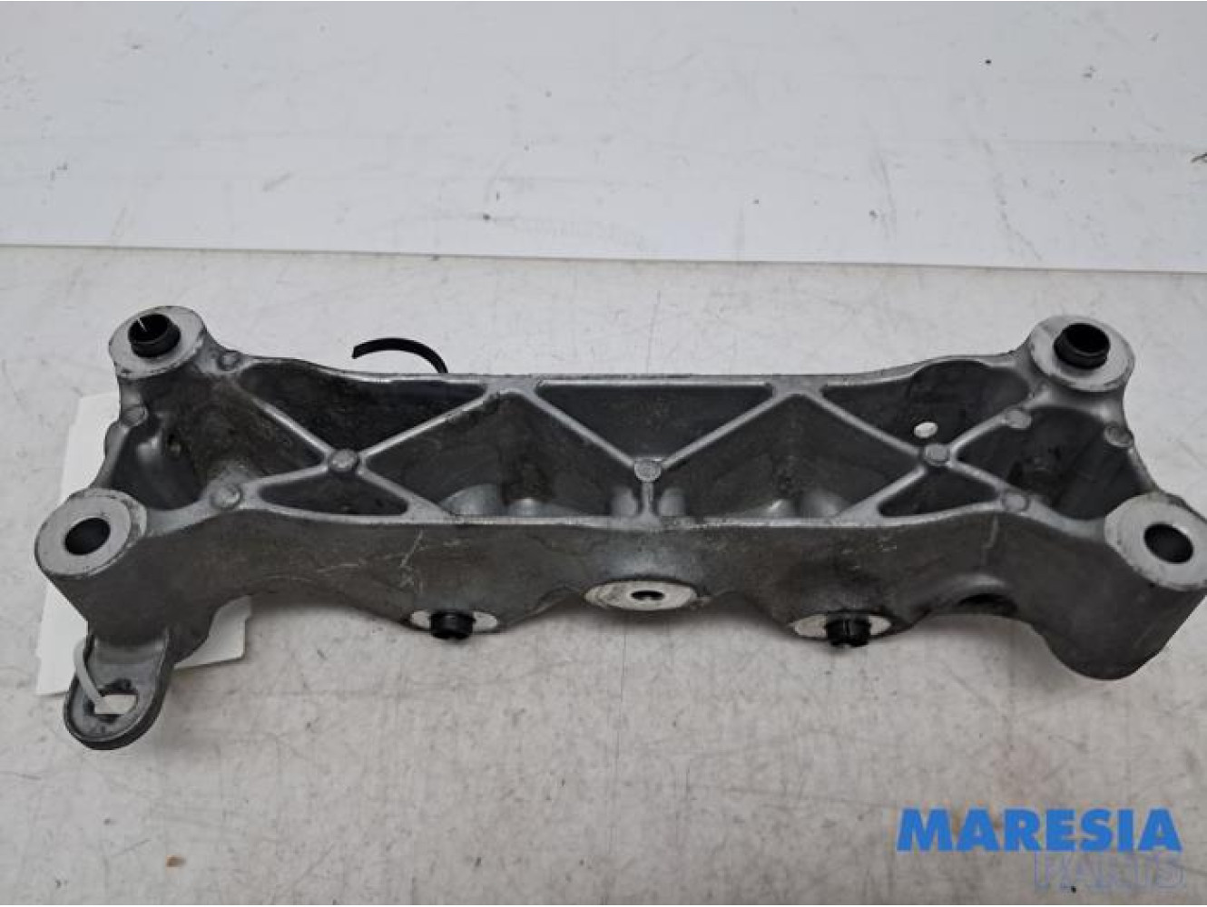 Peugeot - 5008 - Engine mount