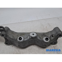 Peugeot - 5008 - Engine mount