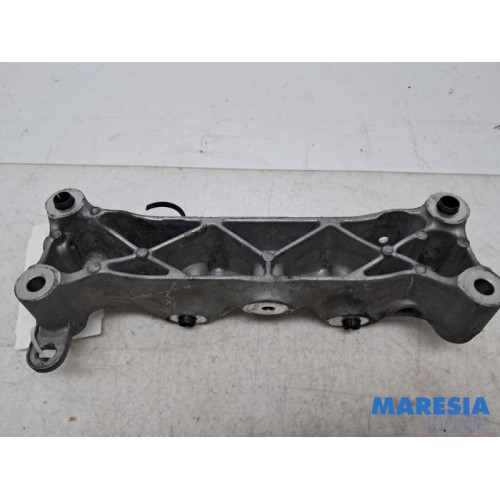 Peugeot - 5008 - Engine mount