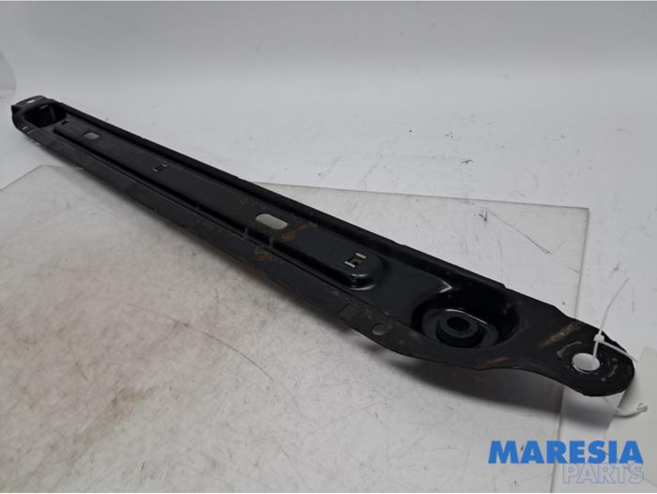 Citroen - C4 - Radiator bar