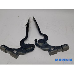 Citroen - C4 - Motorhaube Scharnier