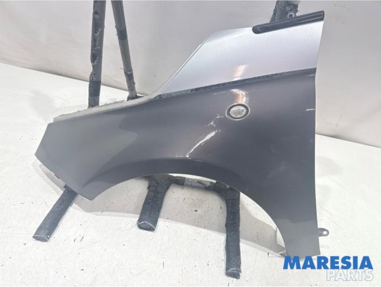 Fiat - 500 - Front wing, left