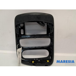Renault - Clio - Radio omlijsting