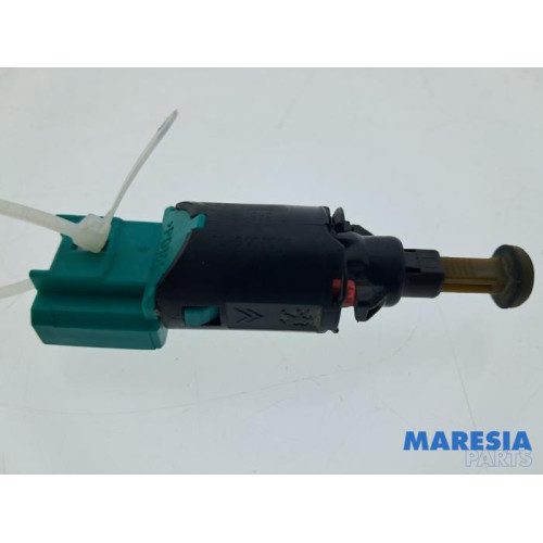 Peugeot - Expert - Brake light switch