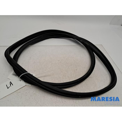 Alfa Romeo - Giulietta - Rear door seal 4-door, left