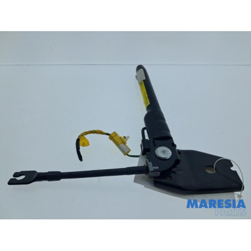 Alfa Romeo - Giulietta - Seatbelt tensioner, right