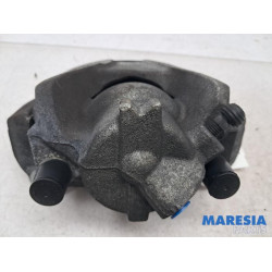 Renault - Captur - Front brake calliper, right