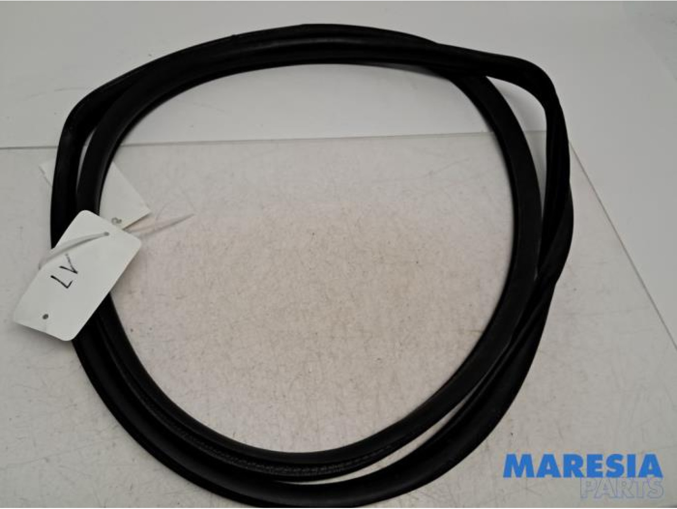 Alfa Romeo - Giulietta - Front door seal 4-door, left
