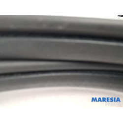 Alfa Romeo - Giulietta - Front door seal 4-door, right