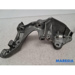 Opel - Vivaro - Engine mount