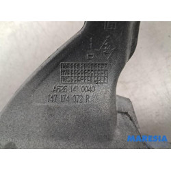 Opel - Vivaro - Engine mount