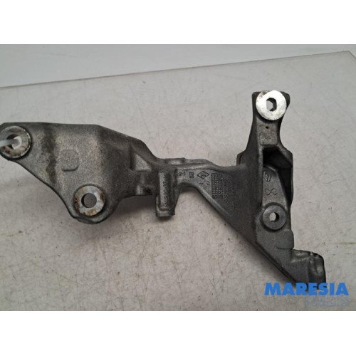 Opel - Vivaro - Engine mount