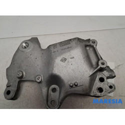 Opel - Vivaro - Engine mount