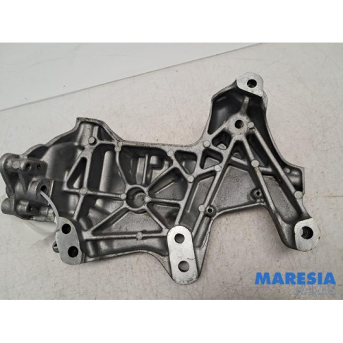 Opel - Vivaro - Engine mount