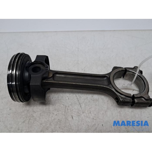 Renault - Kangoo - Connecting rod