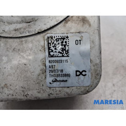Renault - Kangoo - Oil filter holder