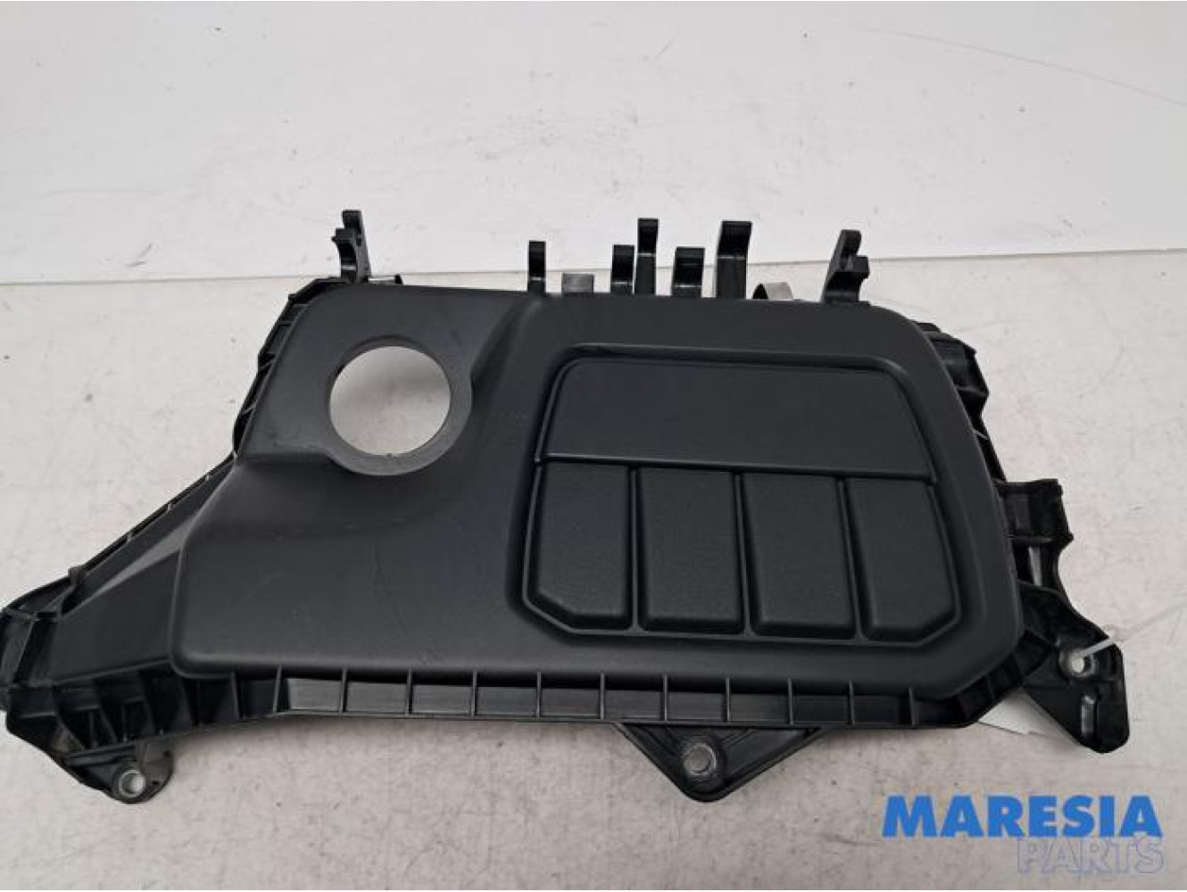 Renault - Trafic - Engine cover