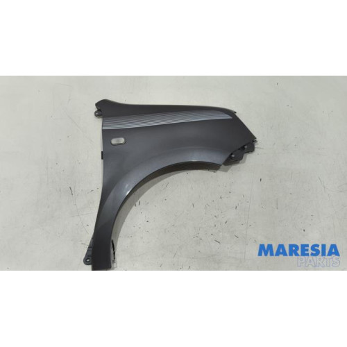 Renault - Twingo - Front wing, right