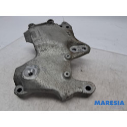 Renault - Trafic - Engine mount
