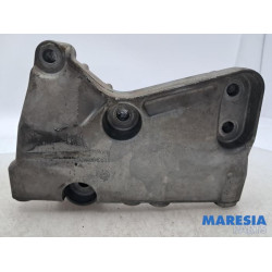 Renault - Clio - Engine mount