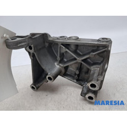 Renault - Clio - Engine mount