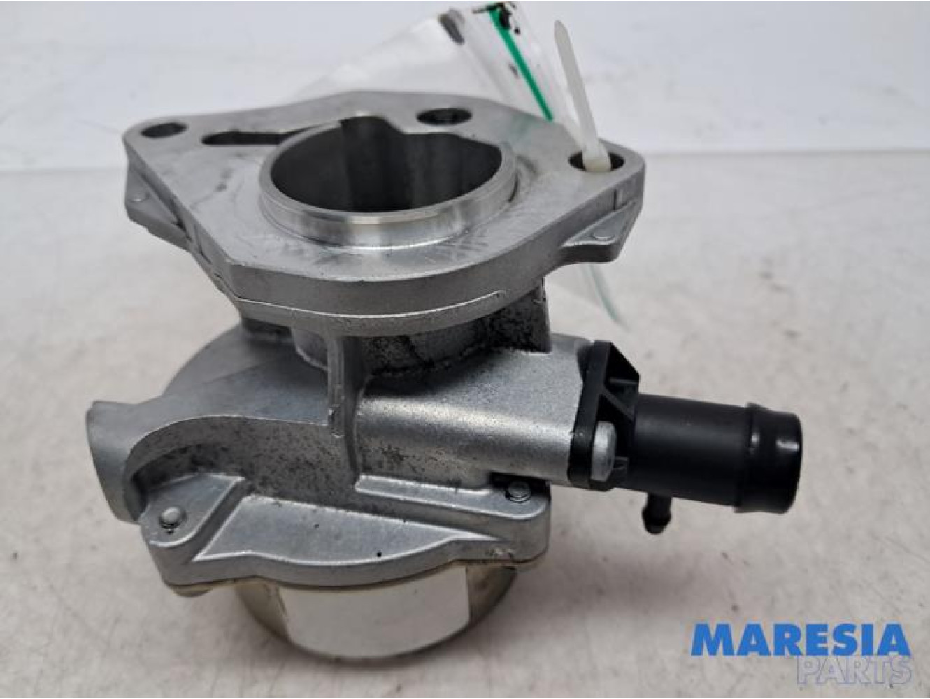 Renault - Clio - Vacuum pump (diesel)