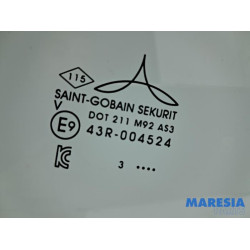 Renault - Captur - Rear door window 4-door door, rear right