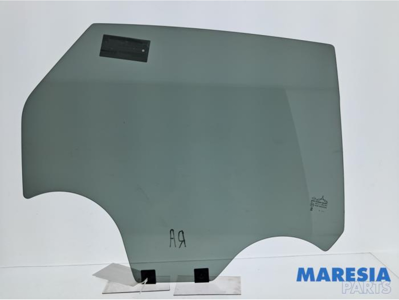 Renault - Captur - Rear door window 4-door door, rear right