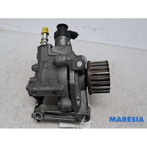 Renault - Clio - Mechanical fuel pump