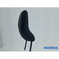 Renault - Captur - Headrest