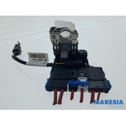 Renault - Captur - Fuse box