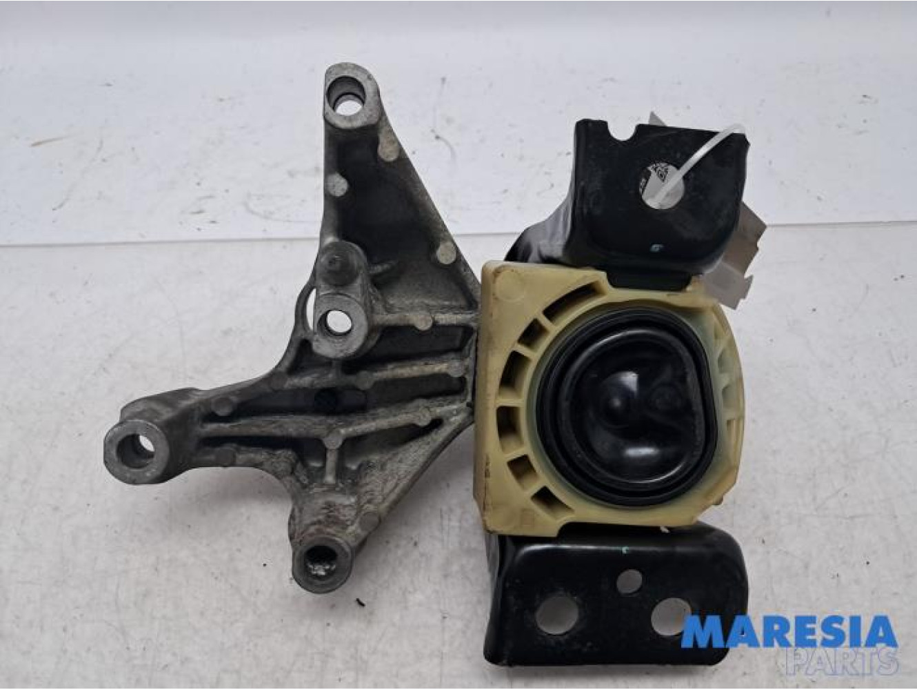 Renault - Kangoo - Engine mount