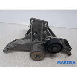 Fiat - 500 - Alternator upper bracket