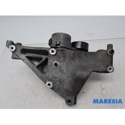 Fiat - 500 - Alternator upper bracket