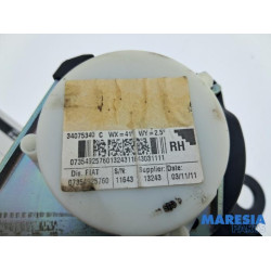 Fiat - 500 - Rear seatbelt, right