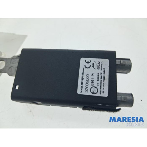 Fiat - 500 - Antenna Amplifier