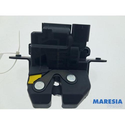 Fiat - 500 - Tailgate lock mechanism