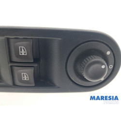 Renault - Twingo - Multi-functional window switch