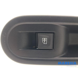 Renault - Twingo - Electric window switch