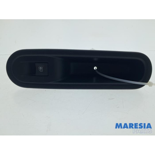 Renault - Twingo - Electric window switch