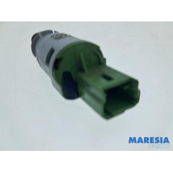Renault - Twingo - Clutch switch