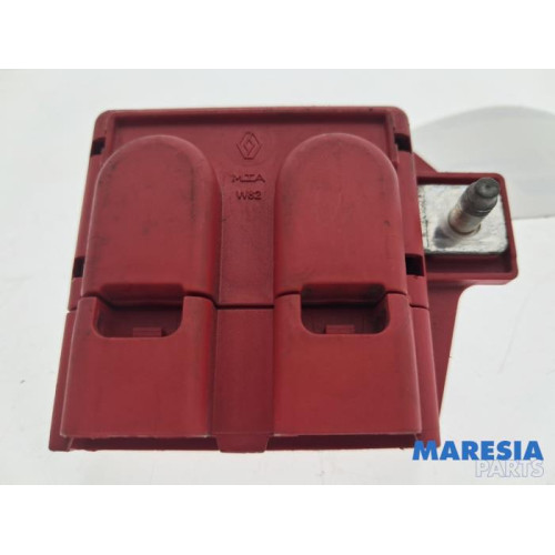 Renault - Twingo - Battery pole