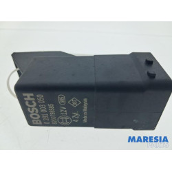 Renault - Trafic - Glow plug relay