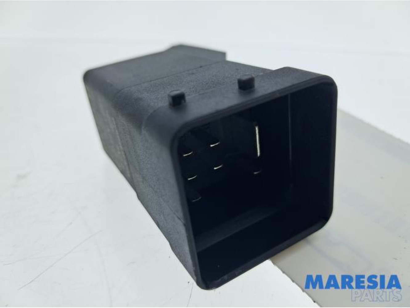 Renault - Trafic - Glow plug relay