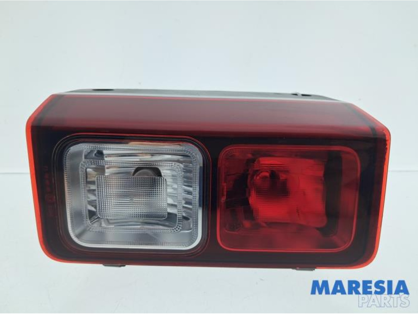 Renault - Trafic - Taillight, right