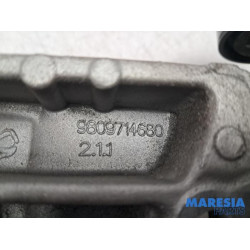 Citroen - C3 - Alternator upper bracket