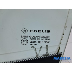 Renault - Trafic - Quarter light, front left
