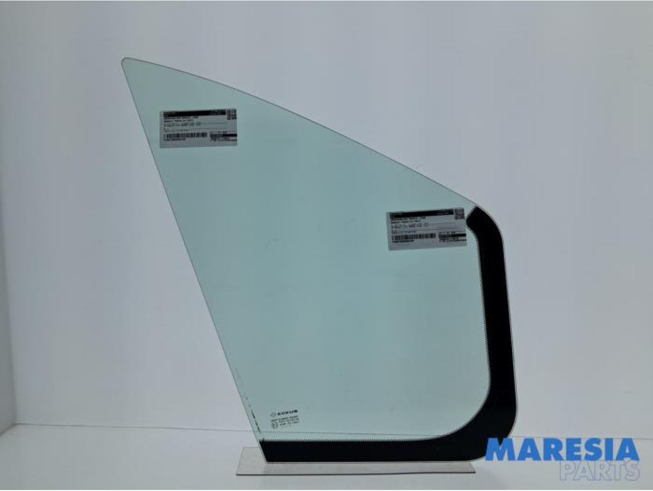 Renault - Trafic - Quarter light, front right