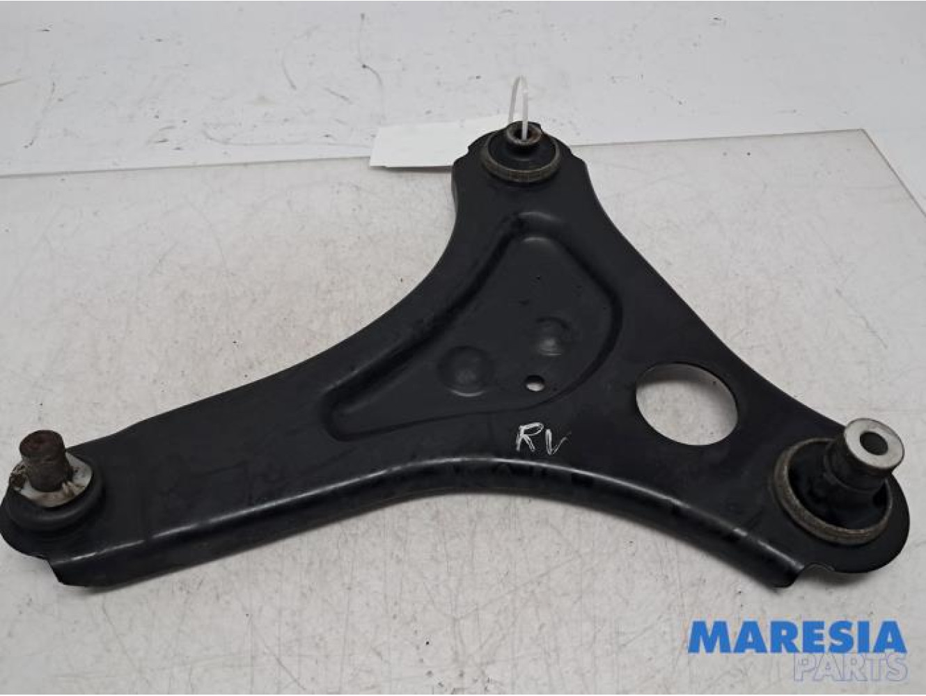 Renault - Twingo - Front lower wishbone, right
